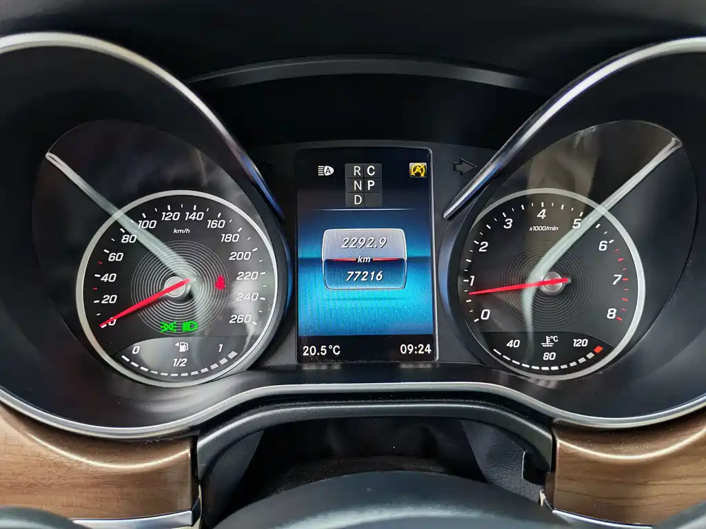 Mercedes-Benz V-Class — миниатюра 12