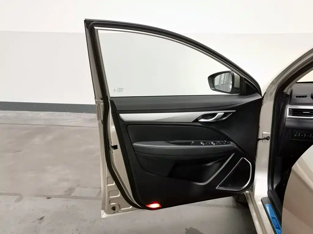 Geely Emgrand — миниатюра 8