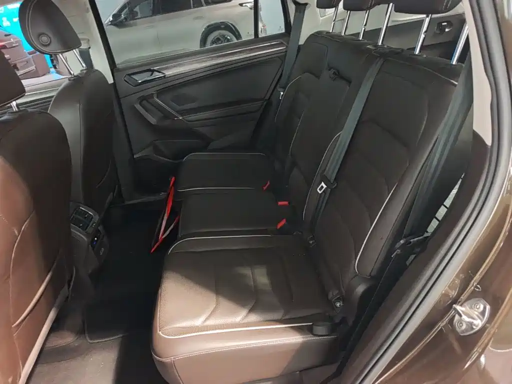 Volkswagen Tiguan L — миниатюра 22