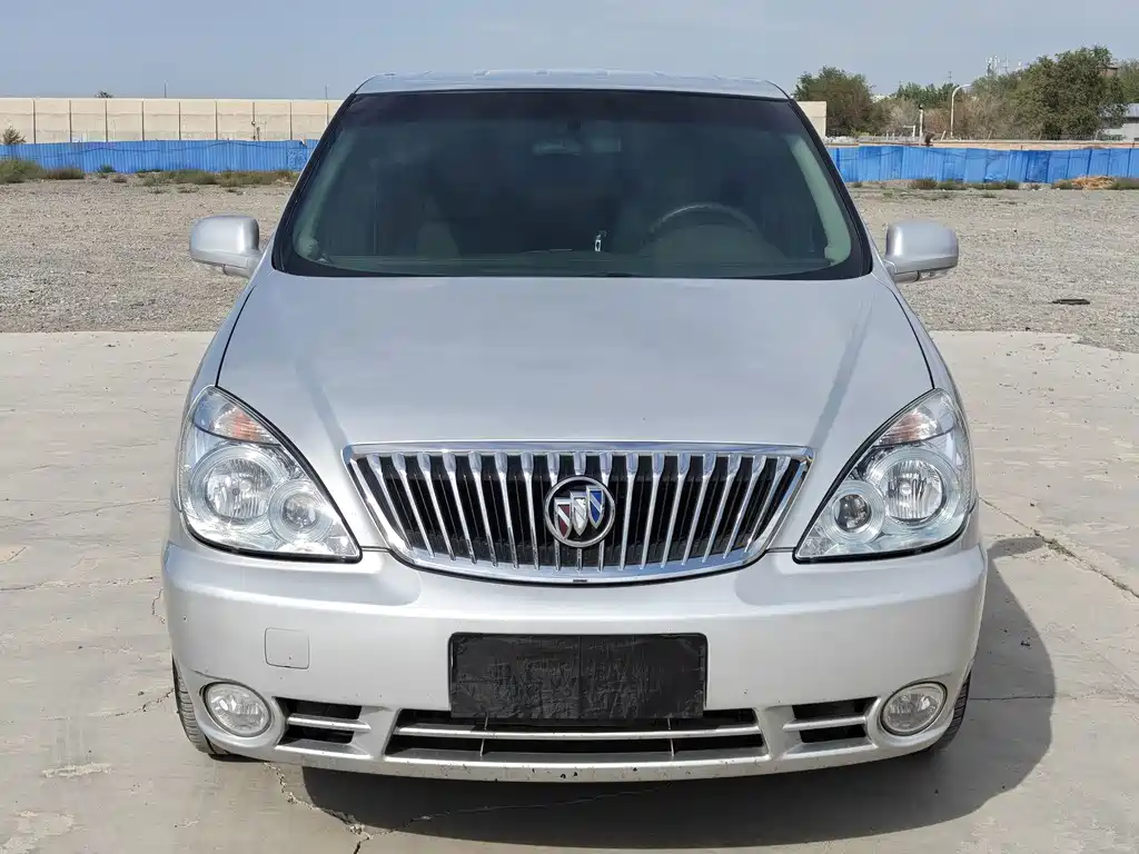 Buick GL8 — миниатюра 2