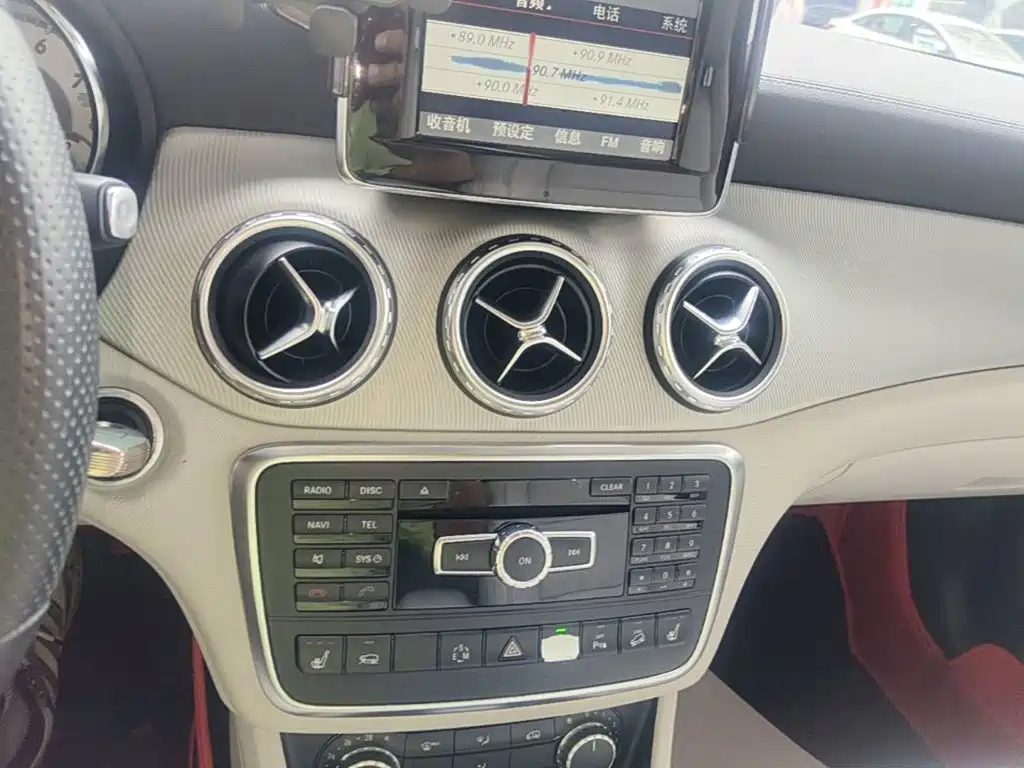 Mercedes-Benz GLA — миниатюра 13