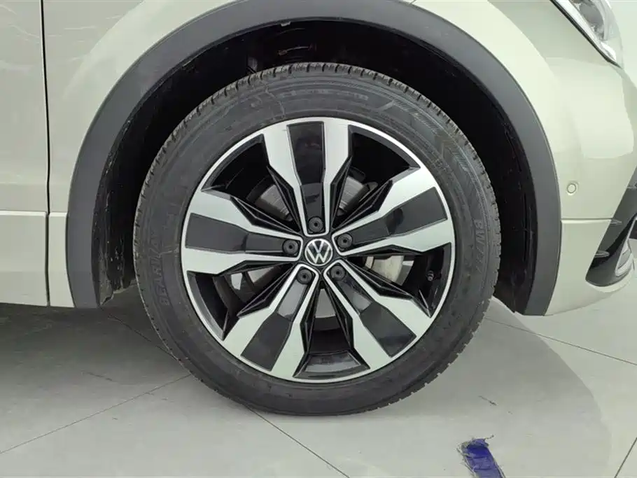 Volkswagen Tiguan L L 2022 330TSI AT R-Line