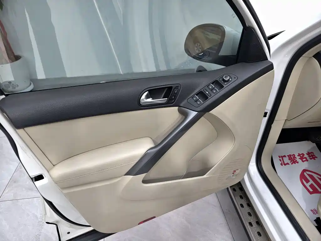 Volkswagen Tiguan — миниатюра 12