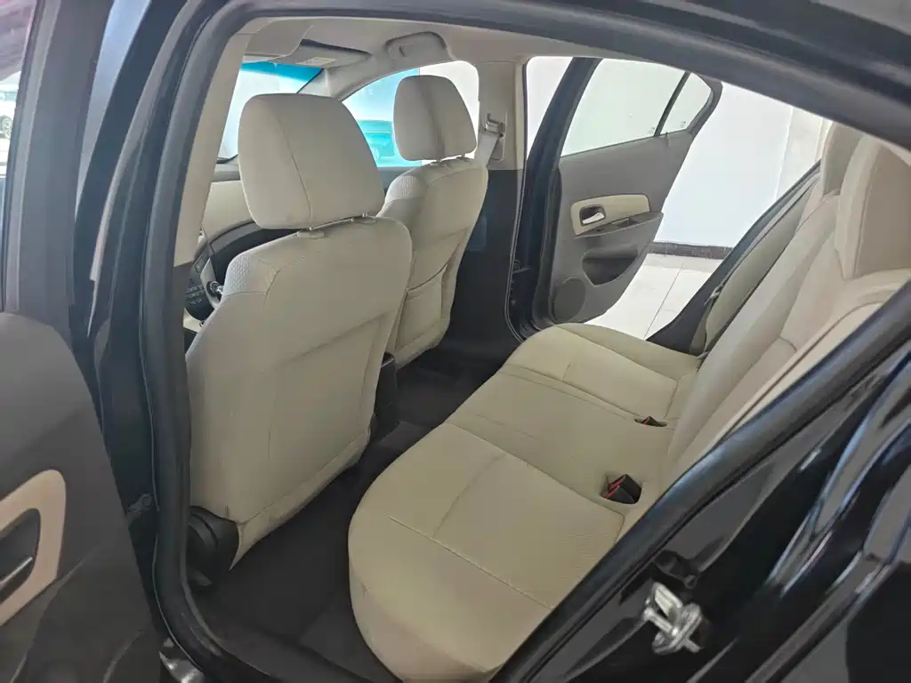 Chevrolet Cruze — миниатюра 10