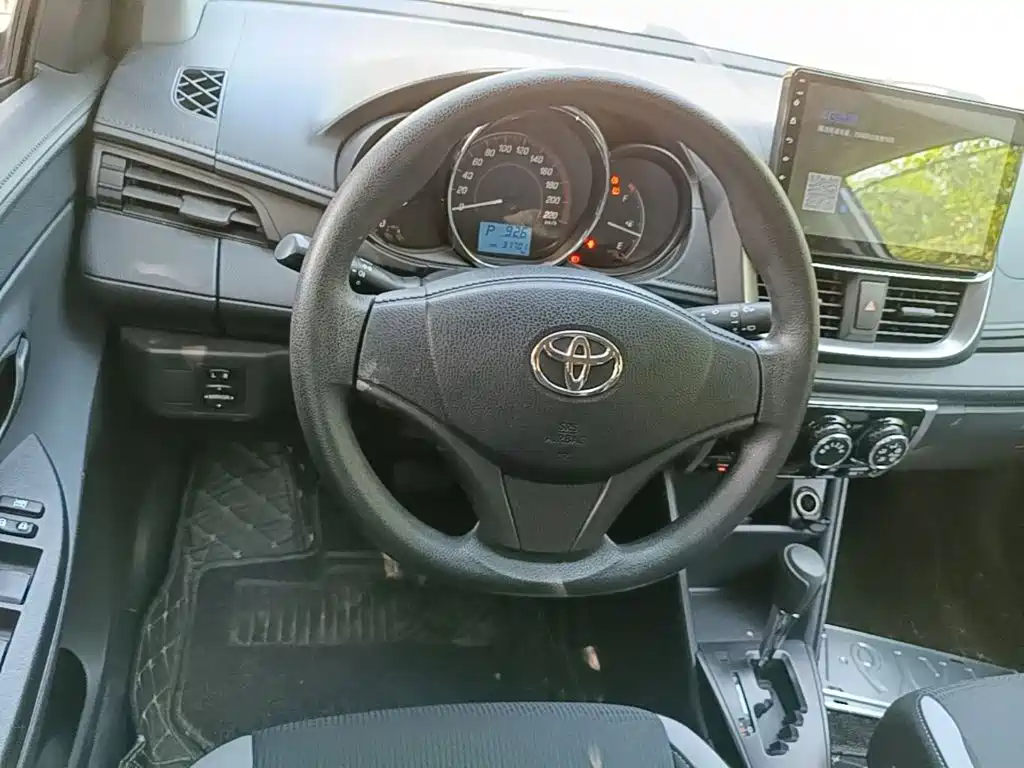 Toyota Yaris L — миниатюра 11