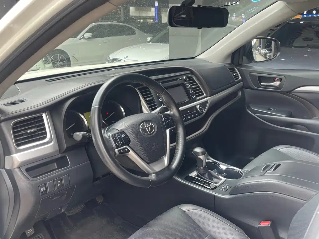 Toyota Highlander — миниатюра 8