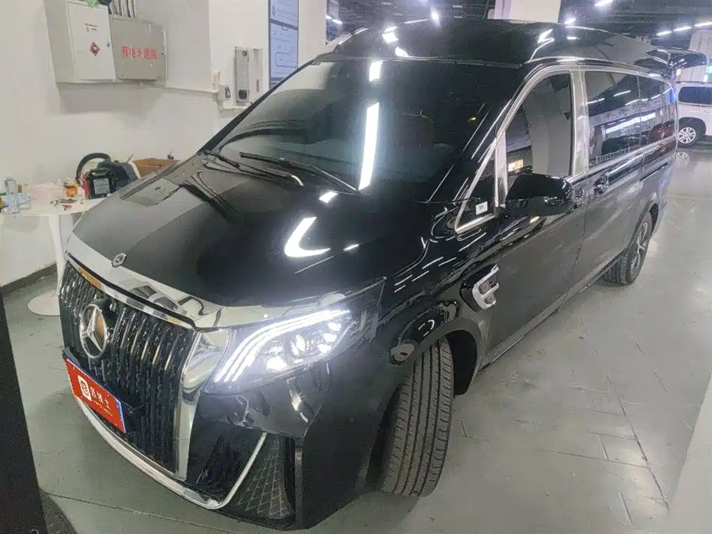 Mercedes-Benz Vito 2025 2.0T AT