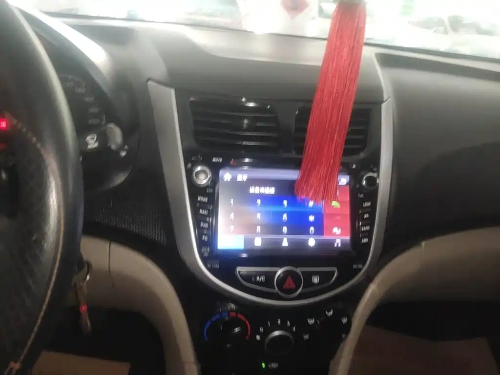 Hyundai Verna — миниатюра 13