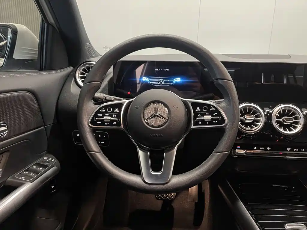 Mercedes-Benz GLA — миниатюра 14