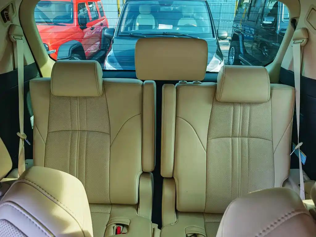 Toyota Alphard — миниатюра 10