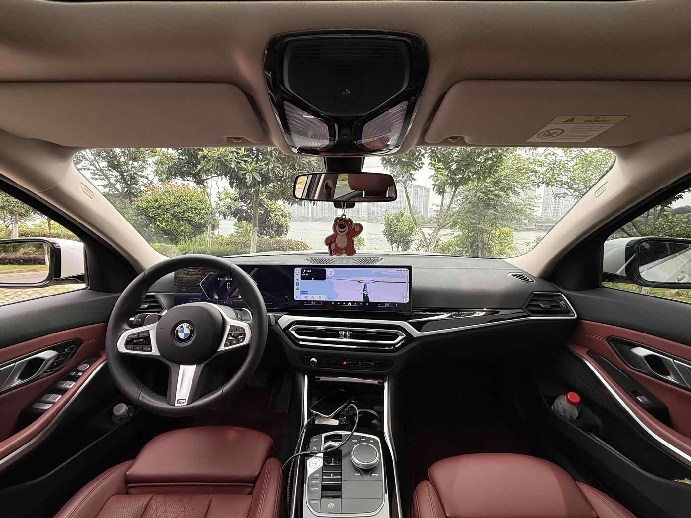 BMW 3 Series 2.0 л 2023 г. Белый, пробег 36000 км