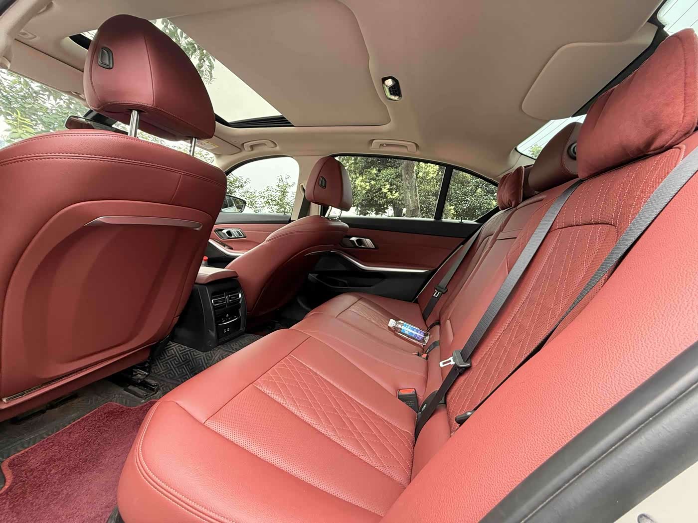 BMW 3 Series 2.0 л 2023 г. Белый, пробег 36000 км