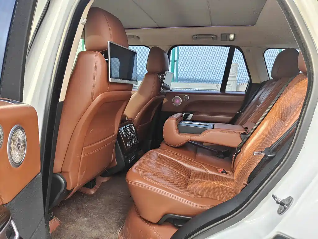 Land Rover Range Rover — миниатюра 8