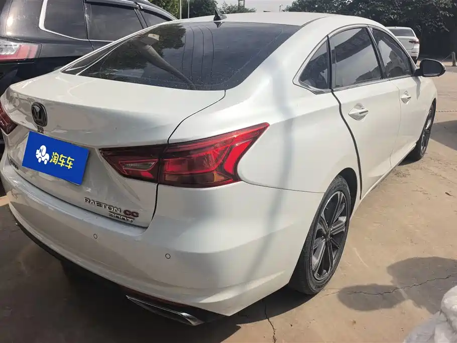 Changan CC 2022 1.5T DCT Luxury
