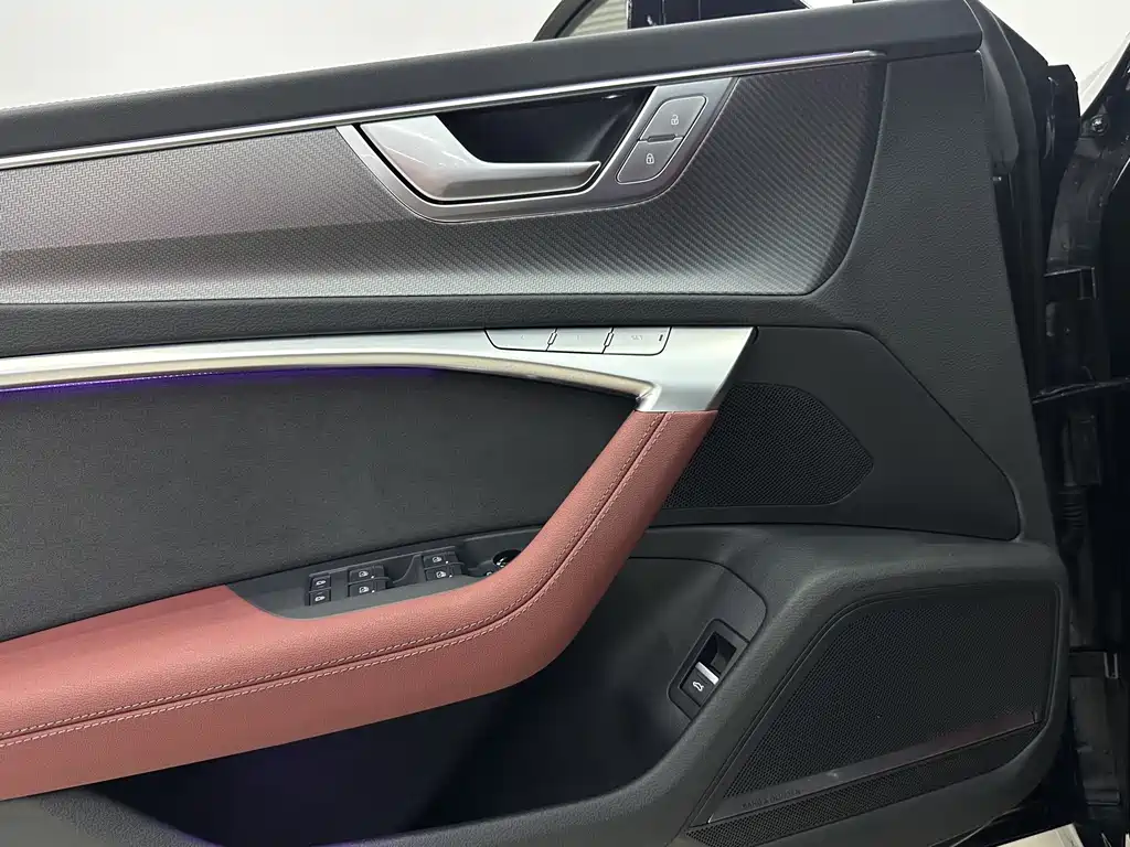 Audi A7L — миниатюра 6