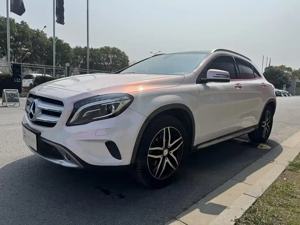 Mercedes-Benz GLA 2016
