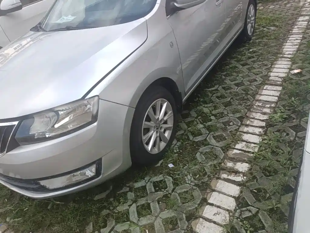 Skoda Rapid — миниатюра 23