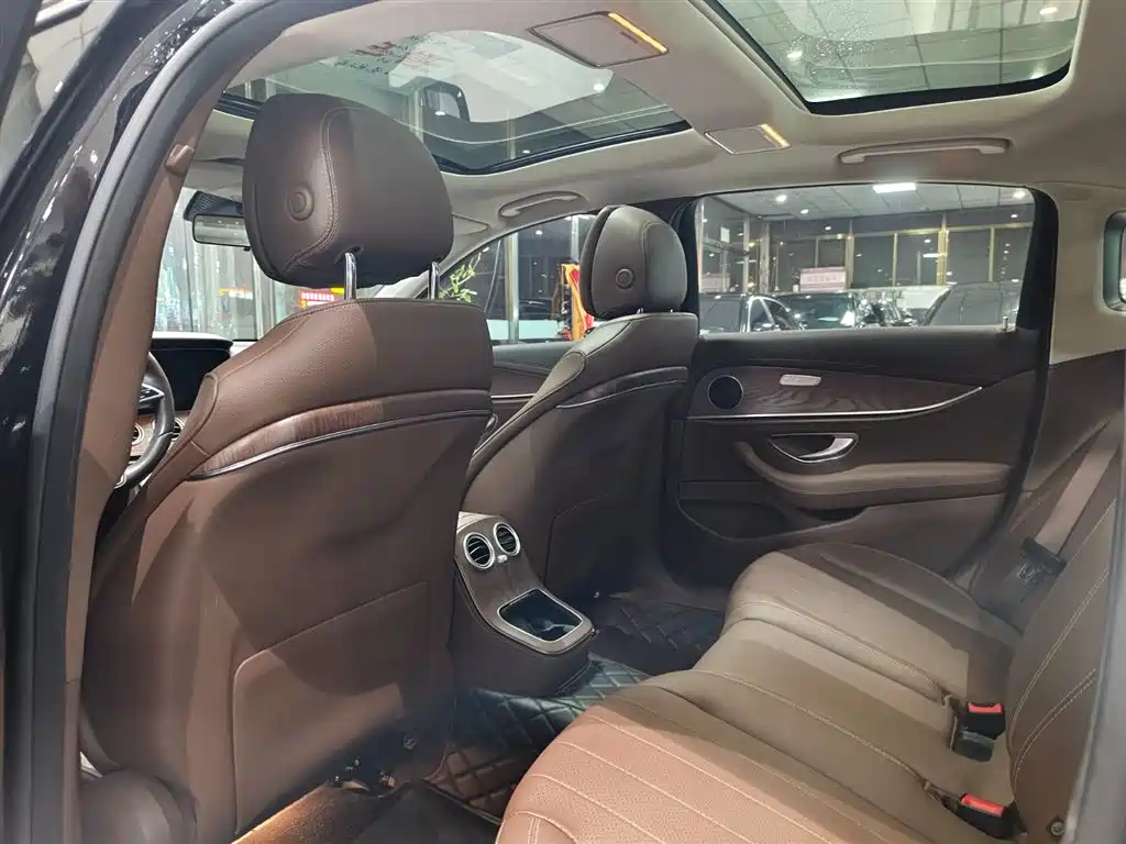 MERCEDES-BENZ E CLASS