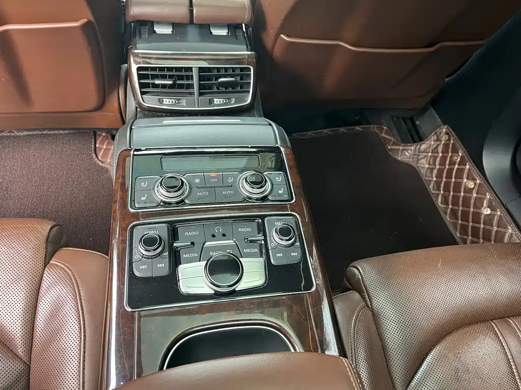 Audi A8 — миниатюра 15