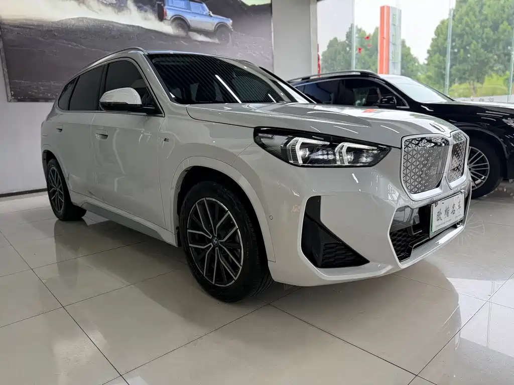 BMW iX1 2025 eDrive25L M Sport