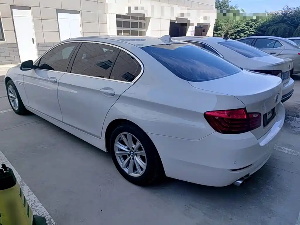 BMW 5 Series — миниатюра 5