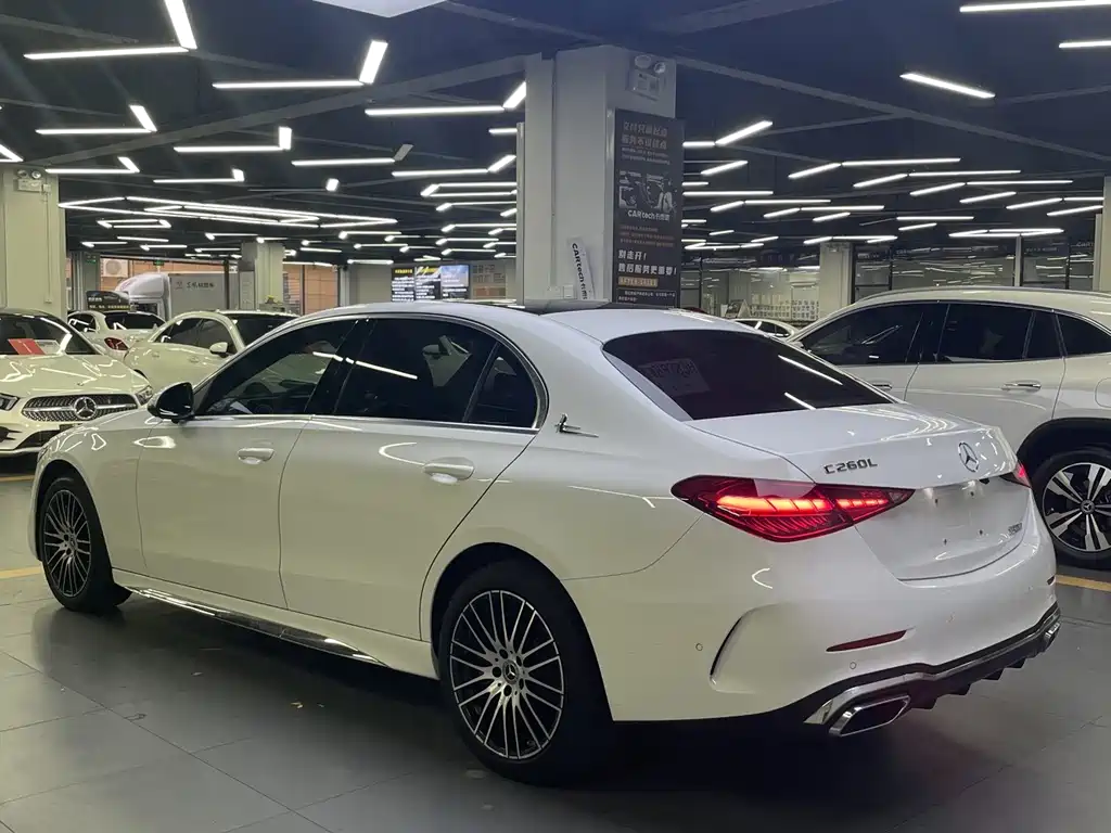 Mercedes-Benz C-Class — миниатюра 7