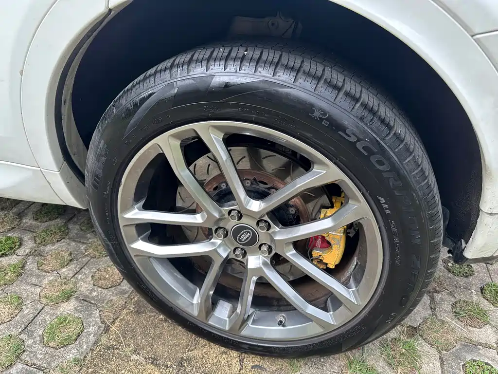 Land Rover Discovery Sport Hybrid — миниатюра 9