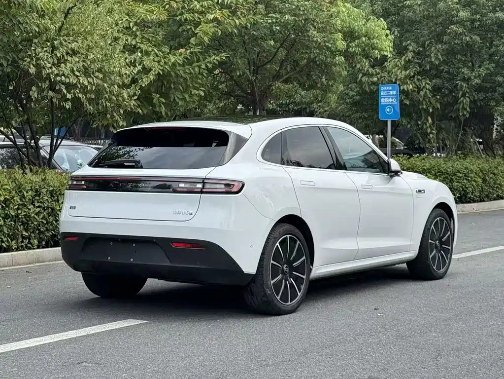 AITO AITO M5 — миниатюра 3