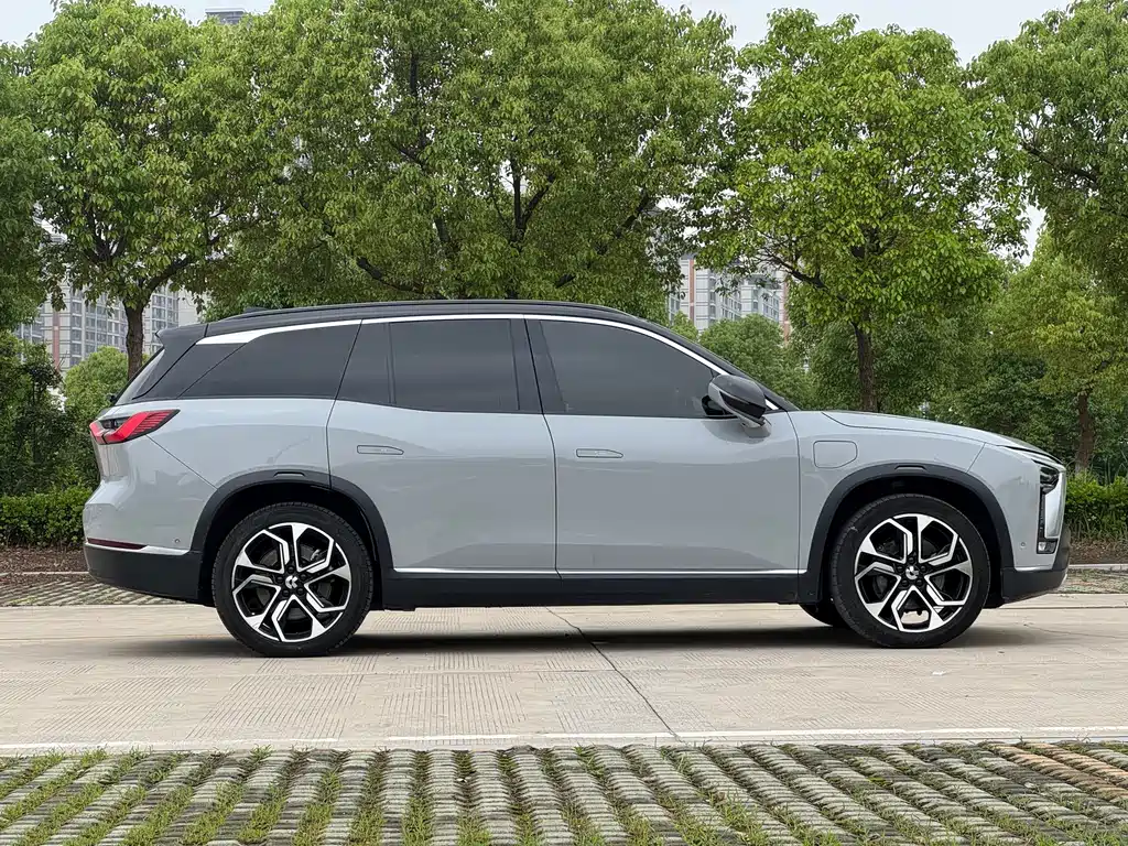 NIO ES8 2020 450KM мест
