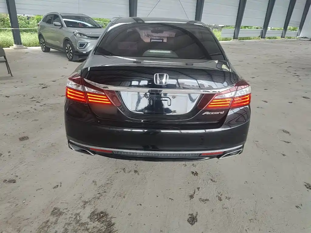 Honda Accord — миниатюра 6