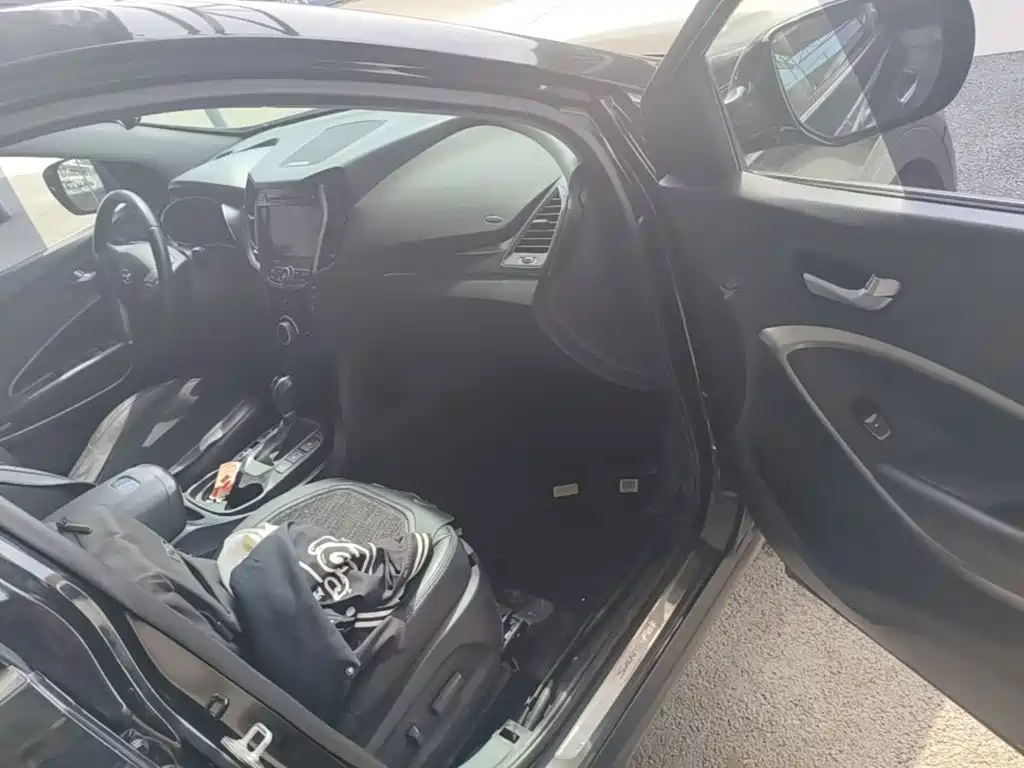 Hyundai Santa Fe — миниатюра 9