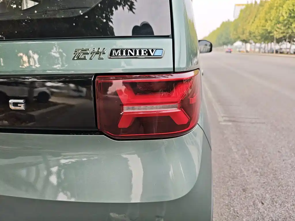 Wuling MINIEV — миниатюра 8