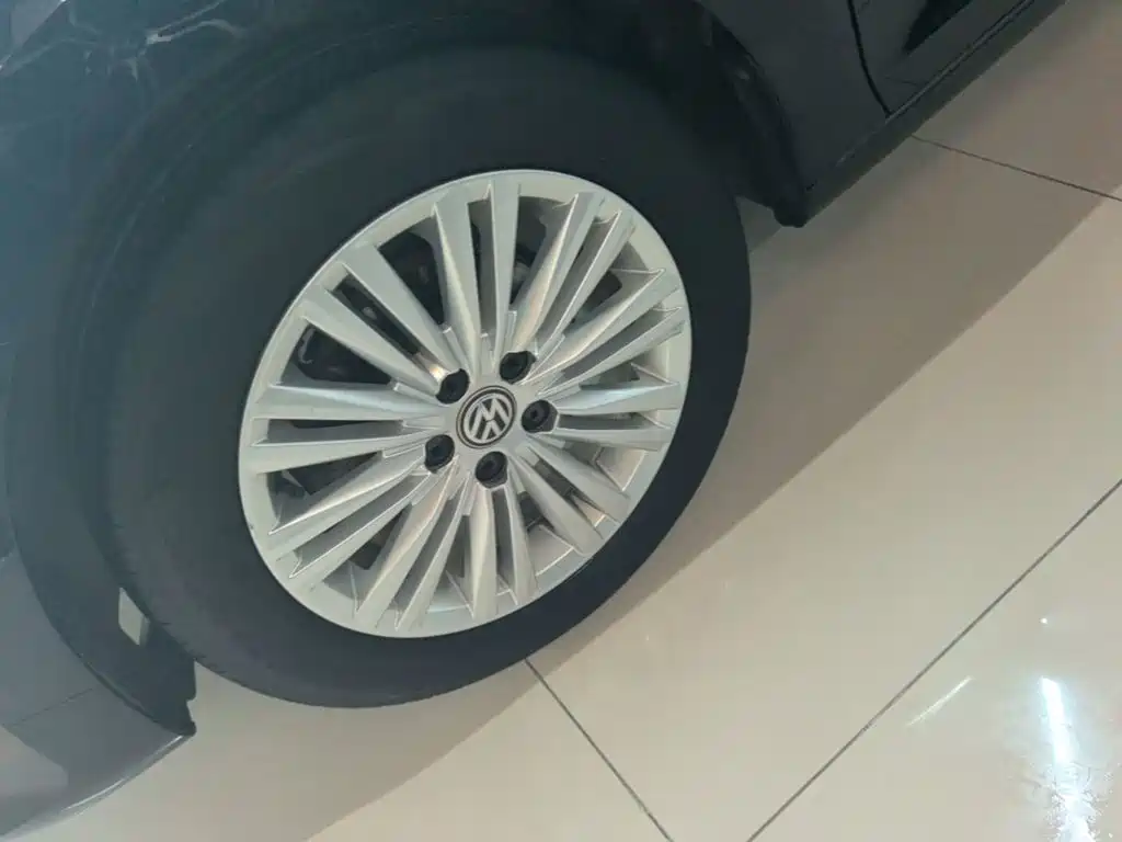 Volkswagen Santana — миниатюра 23