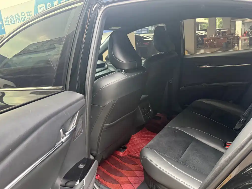 Toyota Camry — миниатюра 10
