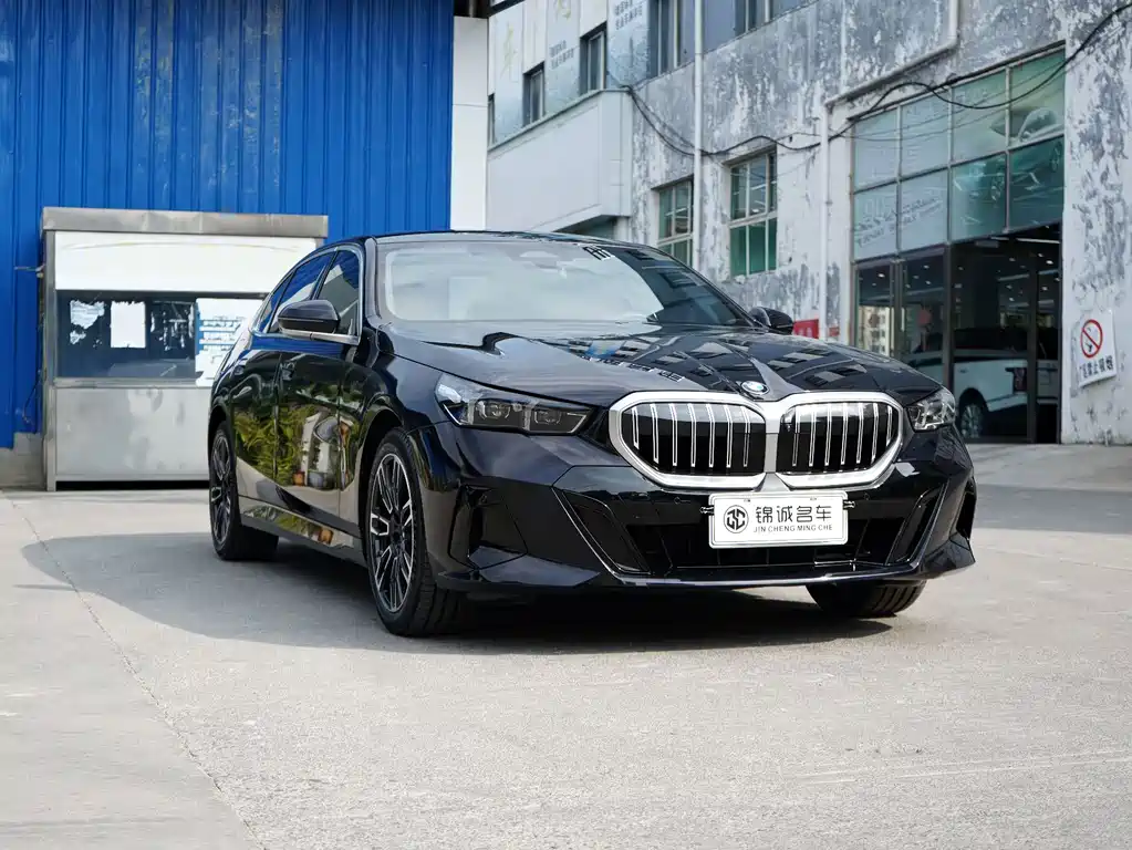 BMW 5 Series — миниатюра 2