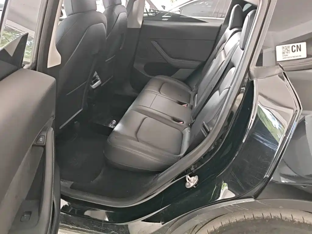 Tesla Model Y — миниатюра 22