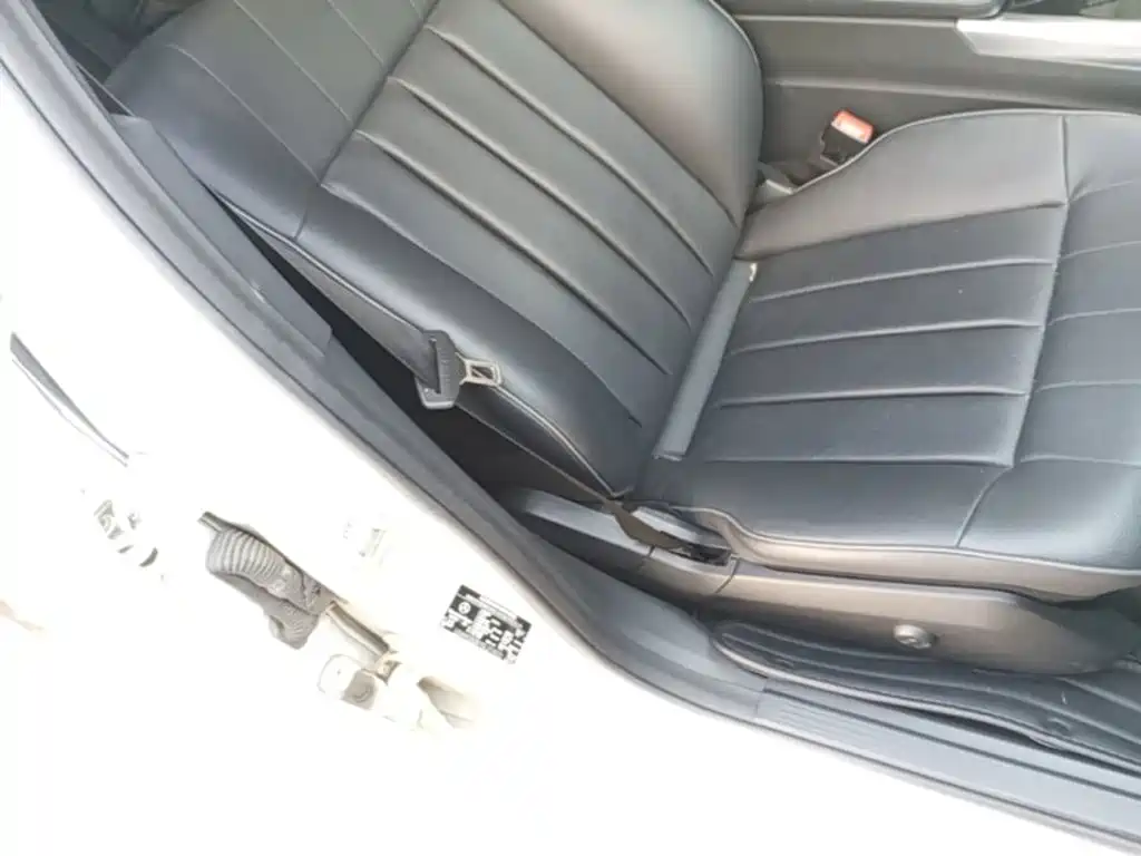 Mercedes-Benz E-Class — миниатюра 25