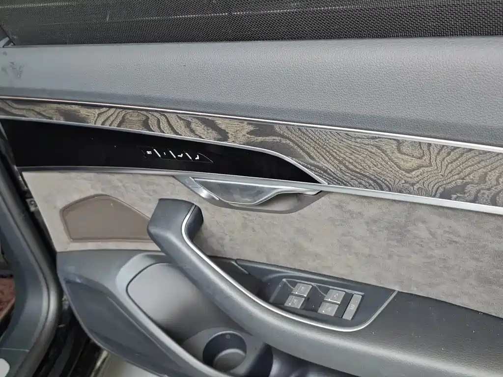 Audi A8 — миниатюра 13