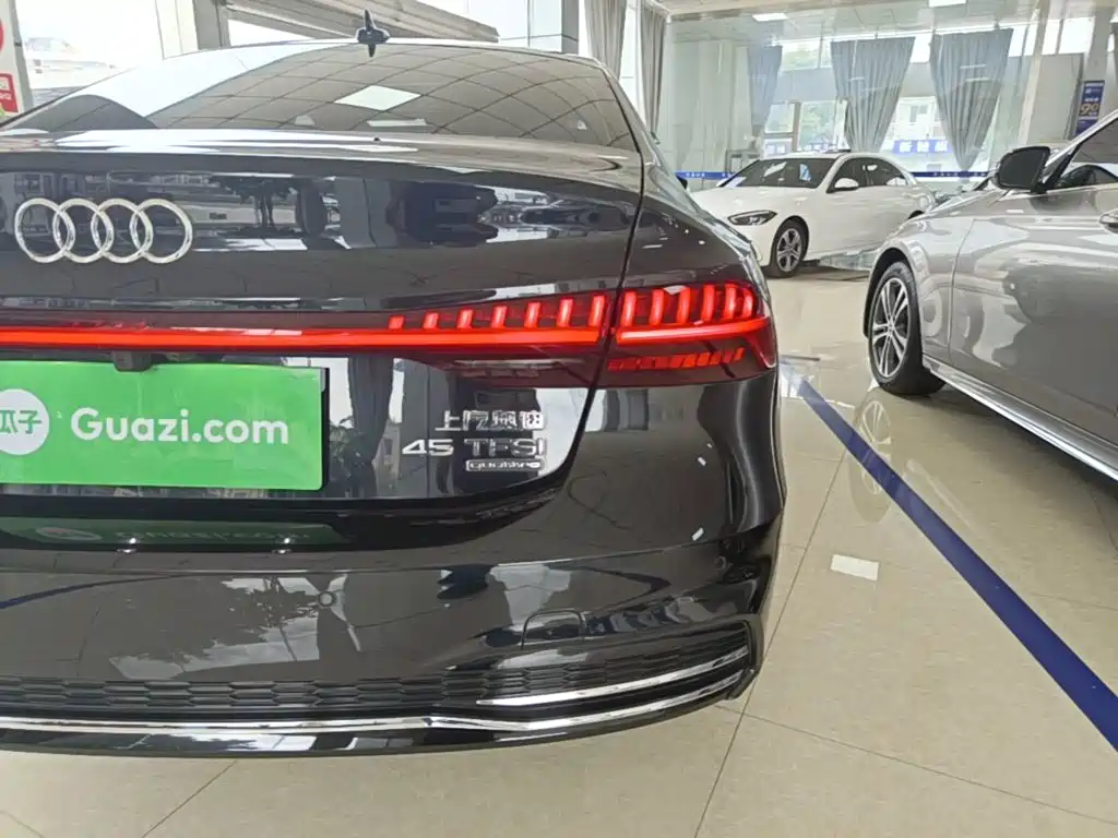 Audi A7L — миниатюра 8