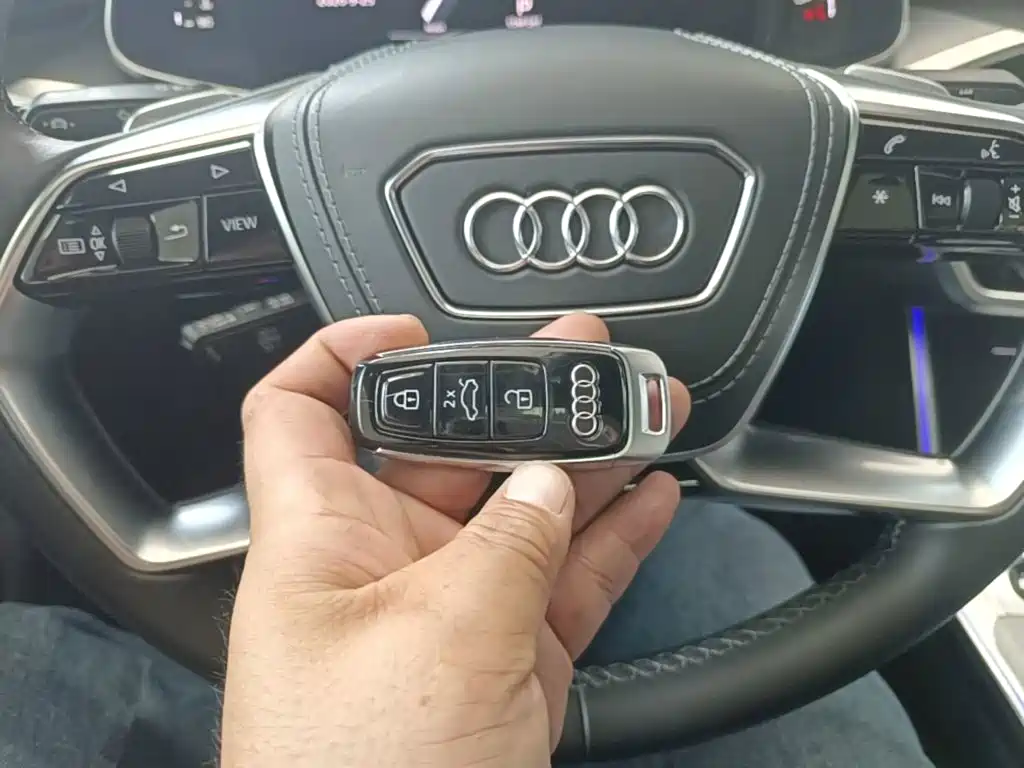 Audi A7L — миниатюра 9