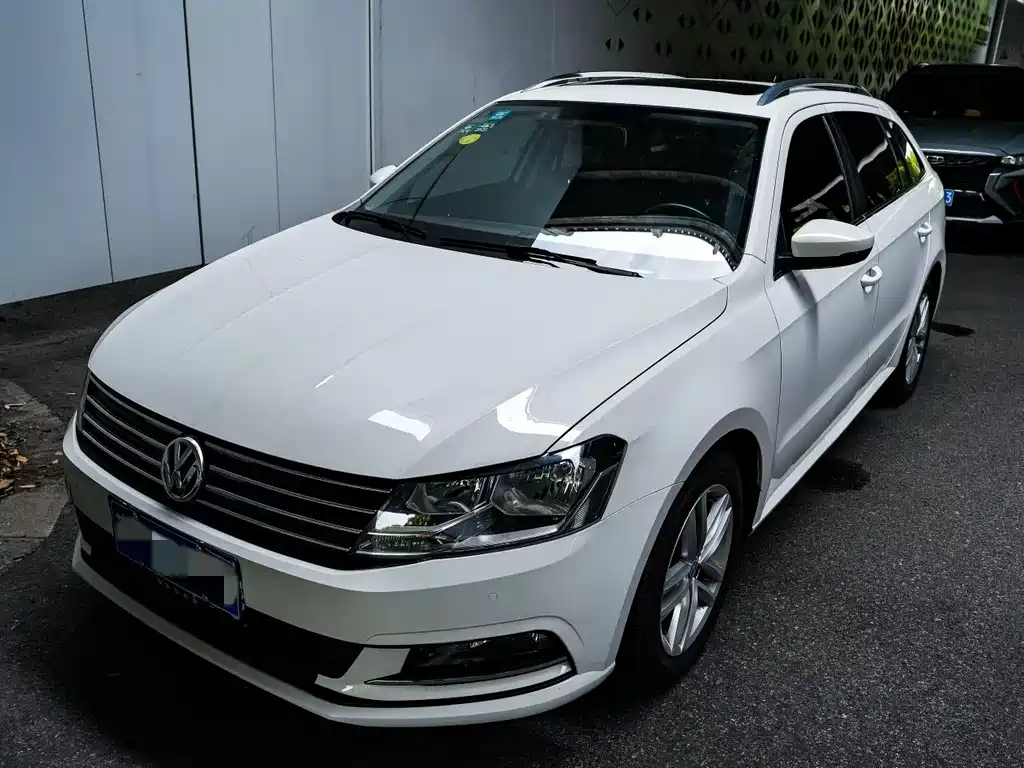 Купить Volkswagen Gran Lavida