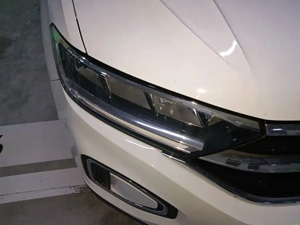 Volkswagen T-Roc — миниатюра 7