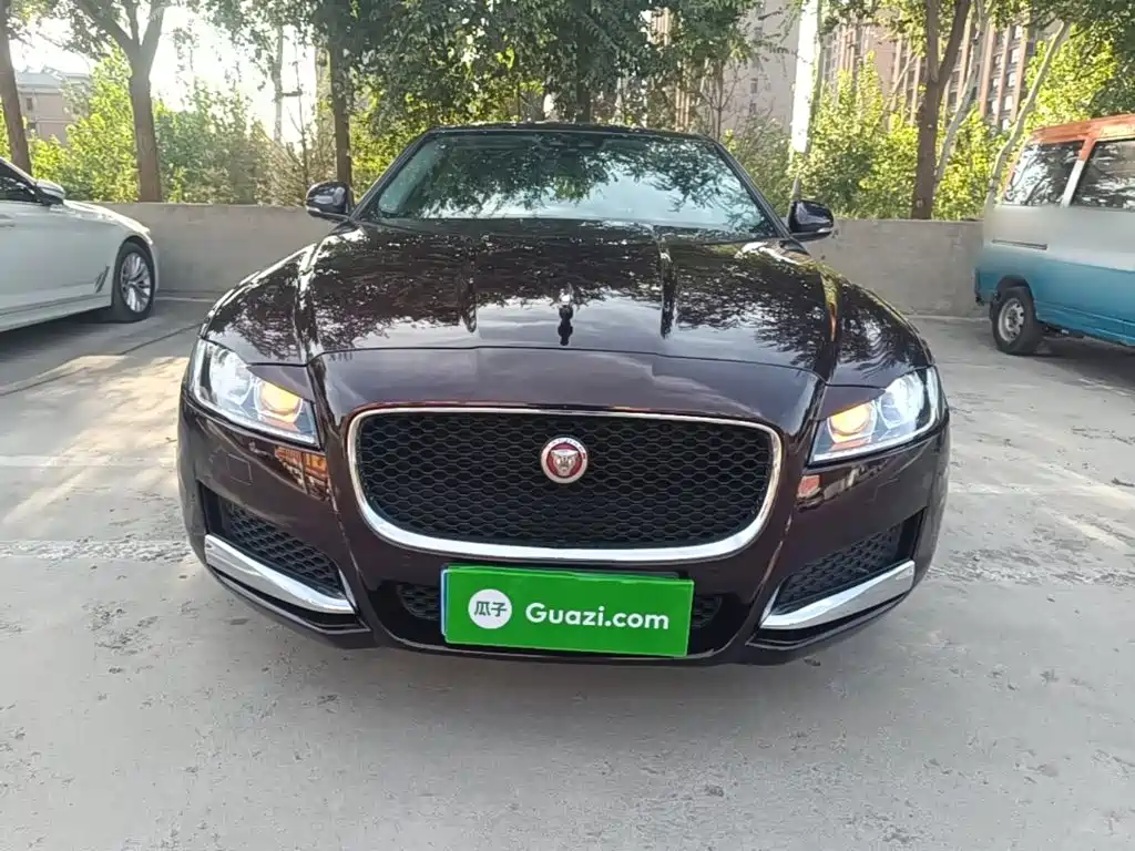 Jaguar XFL — миниатюра 3