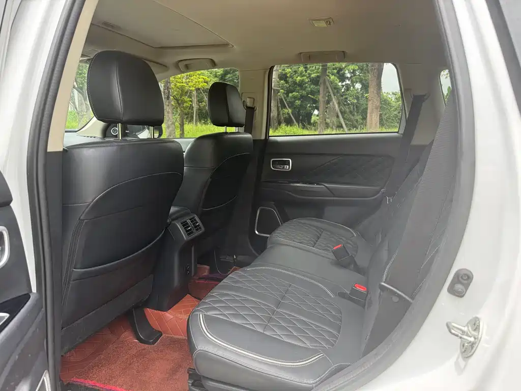 Mitsubishi Outlander — миниатюра 7