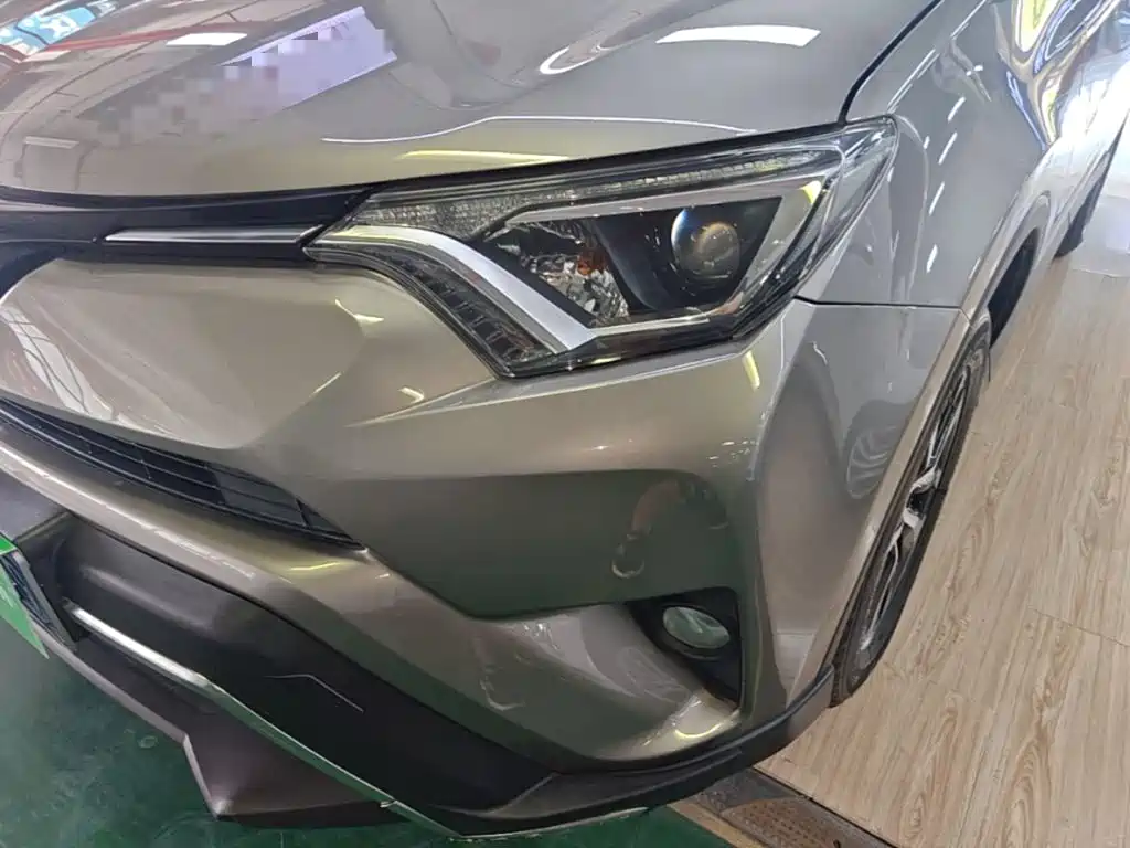 Toyota RAV4 — миниатюра 24
