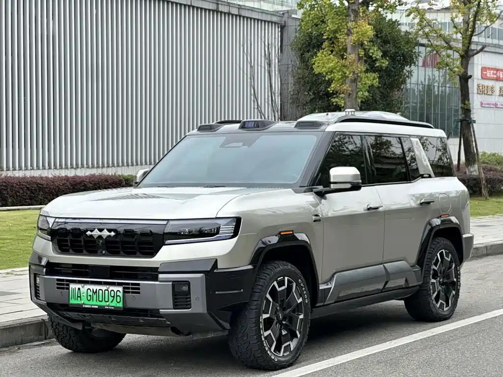 Fang Cheng Bao Leopard 8