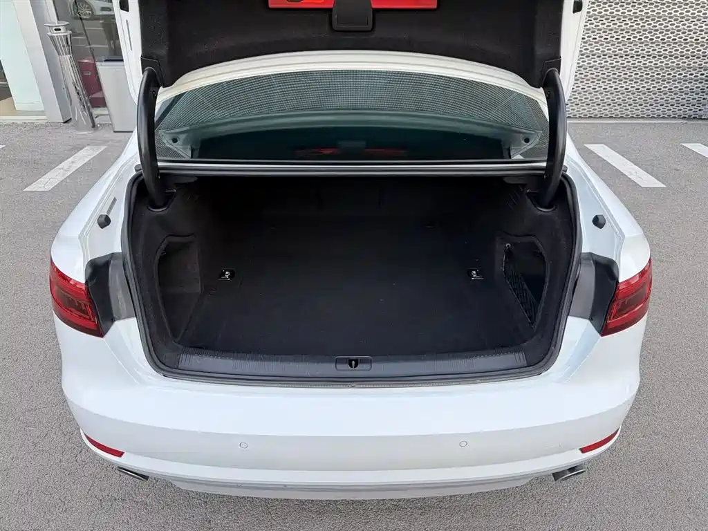 Audi A4L — миниатюра 10