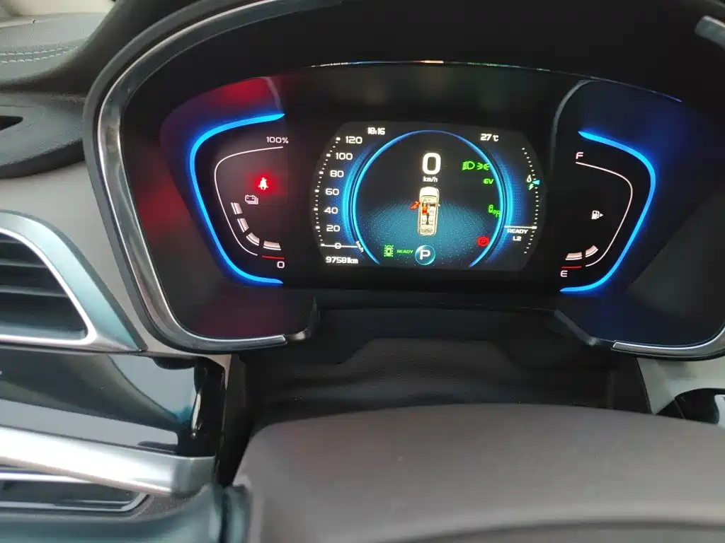 Geely Jia Ji New Energy — миниатюра 8