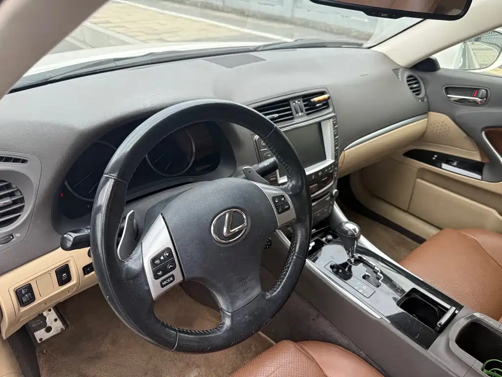 Lexus IS — миниатюра 5