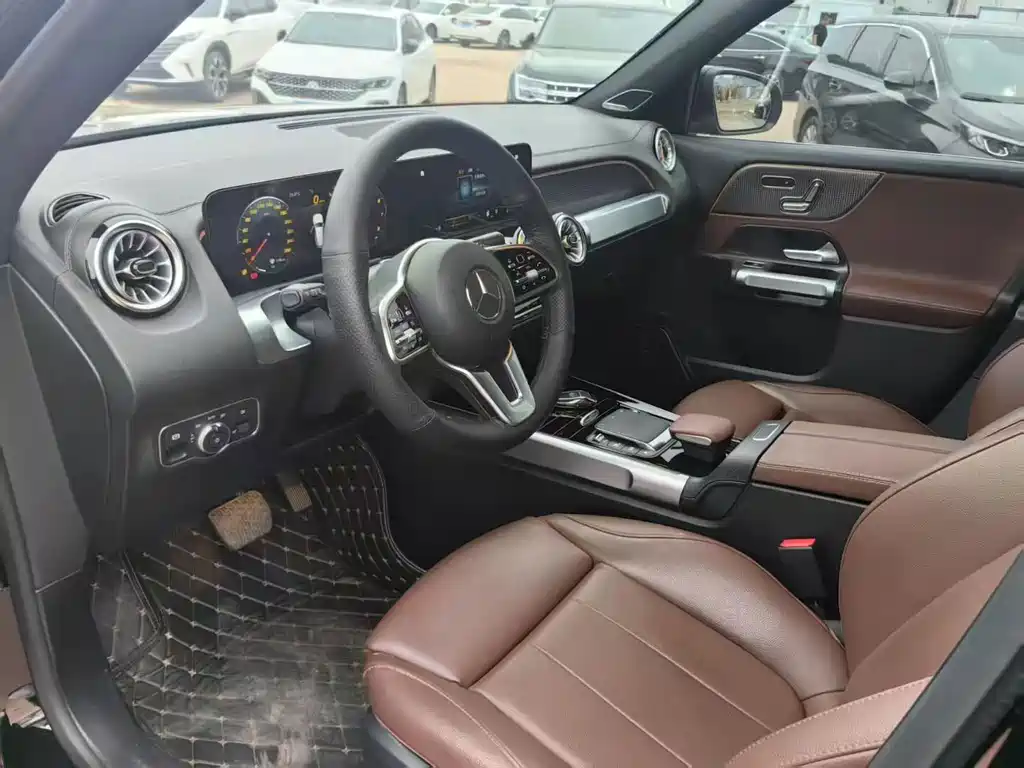 Mercedes-Benz GLB — миниатюра 4